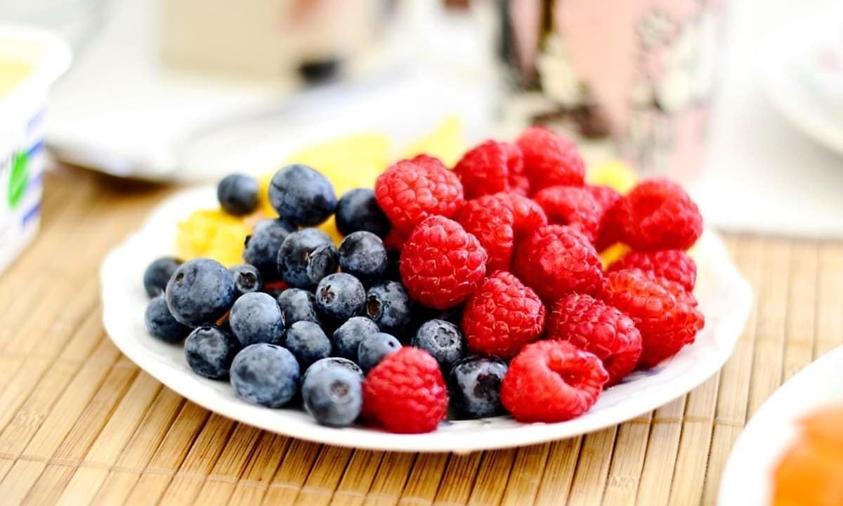 berries on a plate for baking 1200x720 1